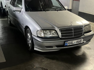 Mercedes C-Class foto 5