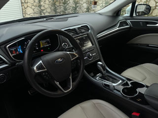 Ford Fusion foto 2