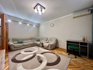 Apartament cu 3 camere, 77 m², Botanica, Chișinău foto 4