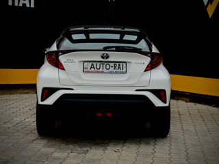 Toyota C-HR foto 10