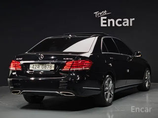 Mercedes E-Class foto 4