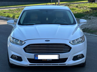 Ford Fusion foto 2