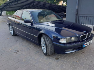 BMW 7 Series foto 1