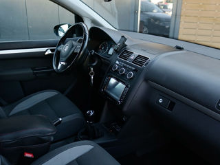 Volkswagen Touran фото 8