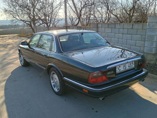 Jaguar XJ6 foto 2