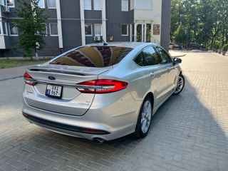 Ford Fusion foto 4