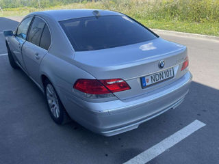 BMW  750i foto 2