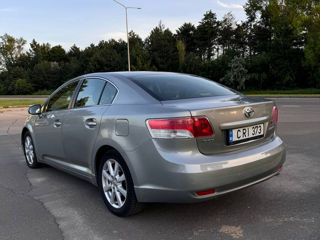 Toyota Avensis foto 3