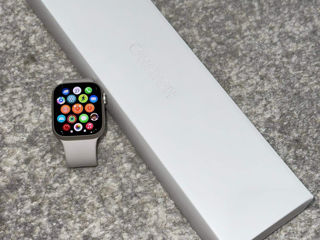 Apple Watch 8  45mm  Starlight Sport  Balti