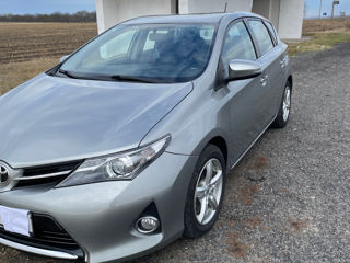 Toyota Auris фото 2