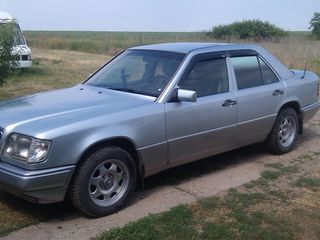 Mercedes Series (W124) foto 4