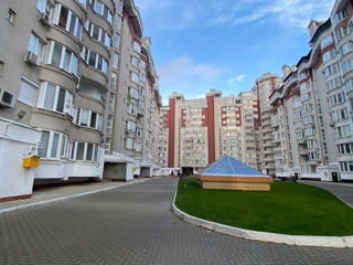 Apartament cu 2 camere, 100 m², Centru, Chișinău