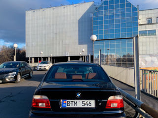 BMW 5 Series foto 3