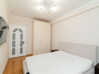 Apartament cu 2 camere, 64 m², Buiucani, Chișinău foto 5