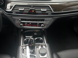 BMW 7 Series foto 12