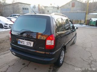 Opel Zafira foto 4