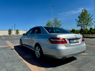 Mercedes E-Class foto 2