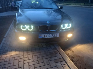 BMW 5 Series foto 8