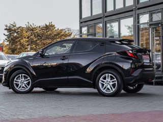 Toyota C-HR foto 2