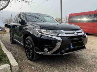 Mitsubishi Outlander foto 2