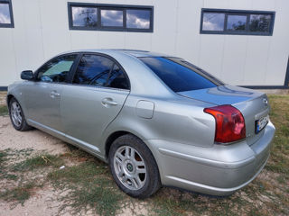 Toyota Avensis foto 4