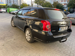 Toyota Avensis foto 6