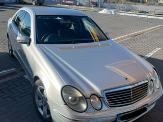 Mercedes E-Class foto 4