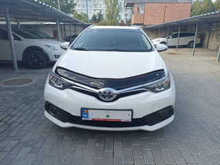 Toyota Auris foto 1