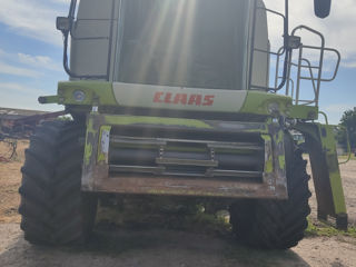 Зерноуборочные комбайны Claas Lexion 600 2008 г. в. с жаткой варио V 900 т тележкой NARDI foto 2