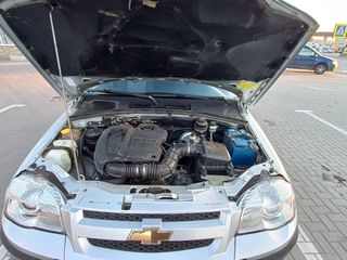 Chevrolet Niva foto 4