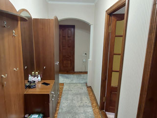 3-х комнатная квартира, 68 м², Центр, Комрат