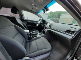 Hyundai Elantra foto 16