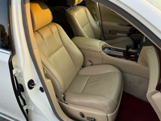 Lexus LS Series foto 15