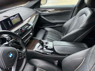 BMW 5 Series foto 3