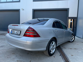 Mercedes C-Class foto 7