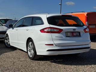 Ford Mondeo foto 9