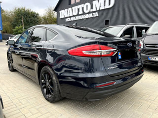 Ford Fusion foto 2