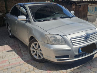 Toyota Avensis foto 2