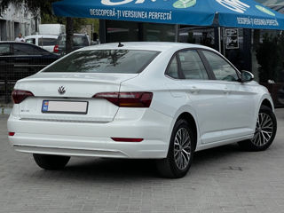 Volkswagen Jetta foto 3