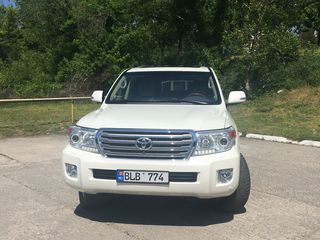 Toyota Land Cruiser foto 1