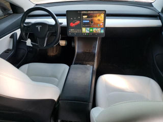 Tesla Model 3 foto 5