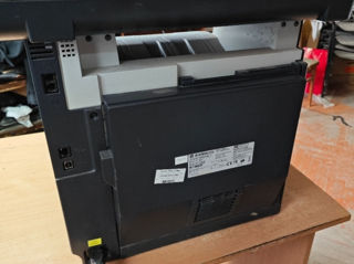 HP Color Laserjet CM 2320fxi жуёт бумагу. foto 3