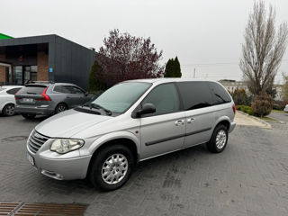 Chrysler Voyager foto 2