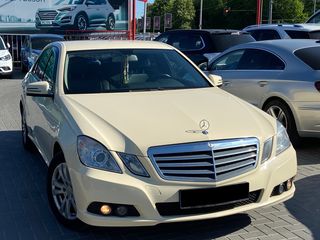 Mercedes E-Class foto 1