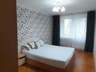 Apartament cu 3 camere, 70 m², Buiucani, Chișinău foto 1