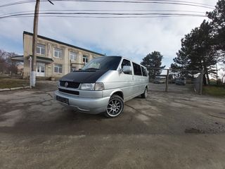 Volkswagen Caravell foto 2