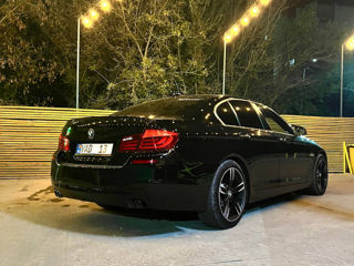 BMW 5 Series foto 4