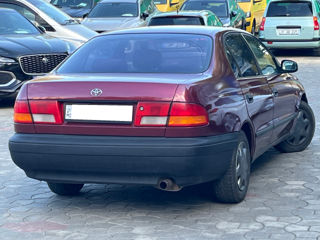 Toyota Carina foto 4