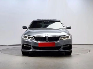 BMW 5 Series foto 3