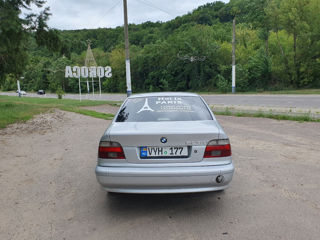 BMW 5 Series foto 5